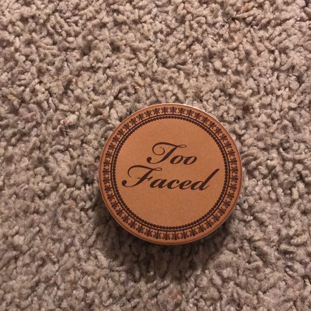 Too faced milk chocolate bronzer